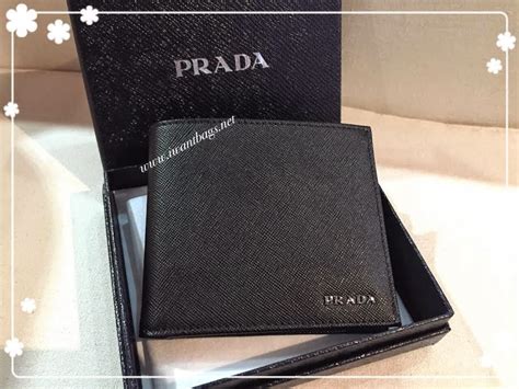 prada saffiano wallet men's